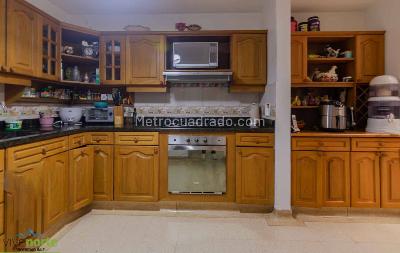 Casa de 5 alcobas en venta en Belen Malibu, Medellín, 140 m² · foto 2 de 20