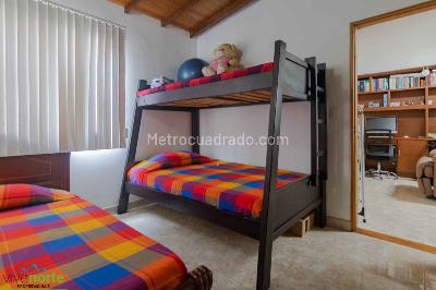 Casa de 5 alcobas en venta en Belen Malibu, Medellín, 140 m² · foto 12 de 20