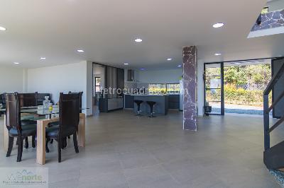 Casa de 4 alcobas en venta en Norte America, Bello, 384 m² · foto 2 de 20