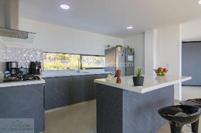 Casa de 4 alcobas en venta en Norte America, Bello, 384 m² · foto 3 de 20