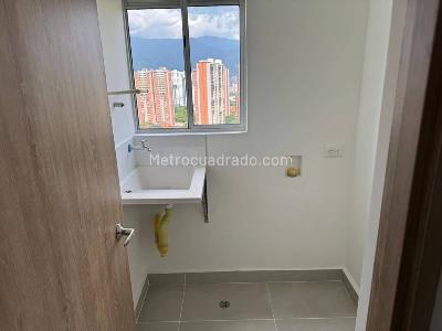 Apartamento de 2 alcobas en venta en Amantina Itagui, Itagüí, 63 m² · foto 11 de 15