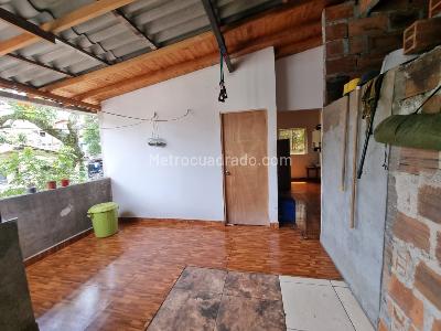 Casa de 5 alcobas en venta en Girardot Medellin, Medellín, 224 m² · foto 4 de 19