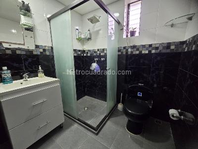 Casa de 5 alcobas en venta en Girardot Medellin, Medellín, 224 m² · foto 16 de 19