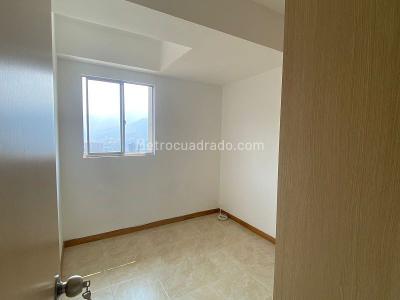 Apartamento de 3 alcobas en venta en Florida Norteamerica Bello, Bello, 76 m² · foto 7 de 17