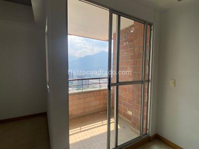 Apartamento de 3 alcobas en venta en Florida Norteamerica Bello, Bello, 76 m² · foto 11 de 17