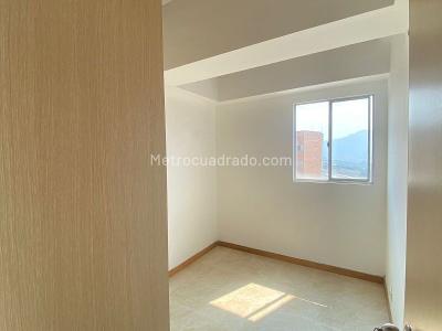 Apartamento de 3 alcobas en venta en Florida Norteamerica Bello, Bello, 76 m² · foto 12 de 17