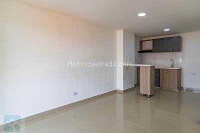 Apartamento de 3 alcobas en venta en Niquia Parte Media Bello, Bello, 78 m² · foto 2 de 10