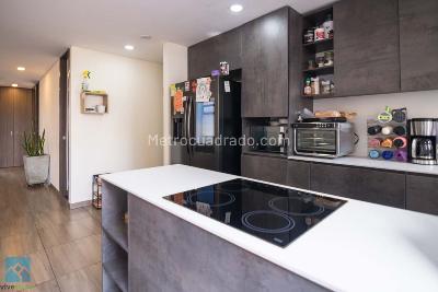 Apartamento en venta en Tipo Duplex Zuñiga Envigado, Envigado · foto 2 de 15