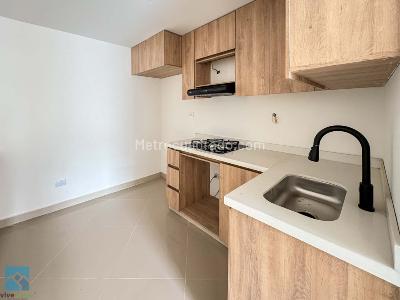 Apartamento de 3 alcobas en venta en Laureles Medellin, Medellín, 106 m² · foto 3 de 13