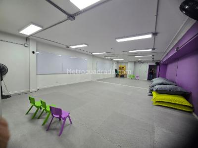 Casa de 5 alcobas en venta en Casa De Tres Pisos Barrio Prado Medellin, Medellín, 968 m² · foto 12 de 20