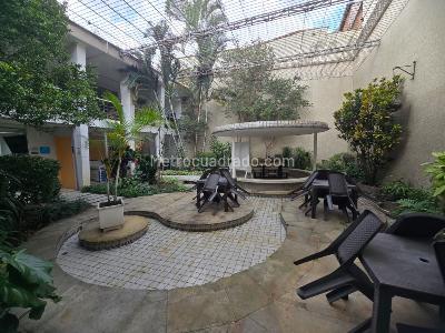Casa de 5 alcobas en venta en Casa De Tres Pisos Barrio Prado Medellin, Medellín, 968 m² · foto 14 de 20