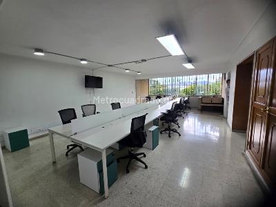 Casa de 5 alcobas en venta en Casa De Tres Pisos Barrio Prado Medellin, Medellín, 968 m² · foto 17 de 20