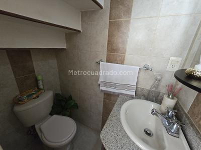 Casa de 3 alcobas en venta en Olivenza Calasanz Medellin, Medellín, 96 m² · foto 5 de 12