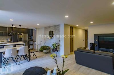 Apartamento de 3 alcobas en venta en Castropol Poblado, Medellín, 150 m² · foto 2 de 20