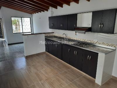 Casa de 4 alcobas en venta en La Castellana Medellin, Medellín, 116 m² · foto 3 de 16