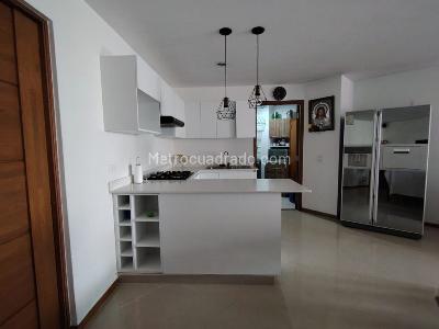 Apartamento de 3 alcobas en venta en Cigarras Sabaneta, Sabaneta, 121 m² · foto 3 de 10