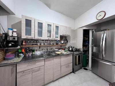 Apartamento de 3 alcobas en venta en Laureles Medellin, Medellín, 129 m² · foto 4 de 12