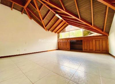 Casa de 4 alcobas en venta en Chuscalito El Poblado, Medellín, 276 m² · foto 8 de 14