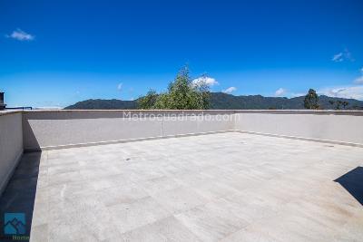Casa de 4 alcobas en venta en Loma Del Escobero Envigado, Envigado, 477 m² · foto 18 de 19