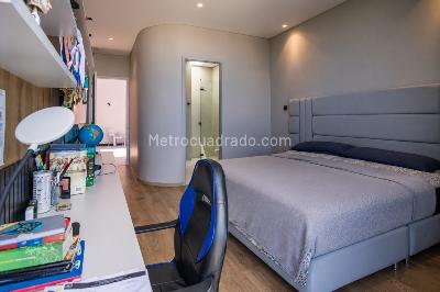 Casa de 4 alcobas en venta en Loma Del Escobero Envigado, Envigado, 477 m² · foto 3 de 19