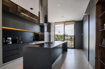 Casa de 4 alcobas en venta en Loma Del Escobero Envigado, Envigado, 477 m² · foto 4 de 19