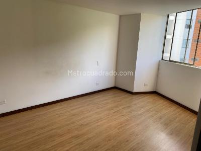 Apartamento de 3 alcobas en venta en Loma De San Julian Poblado Medellin, Medellín, 92 m² · foto 4 de 11
