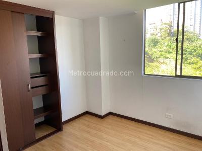 Apartamento de 3 alcobas en venta en Loma De San Julian Poblado Medellin, Medellín, 92 m² · foto 5 de 11