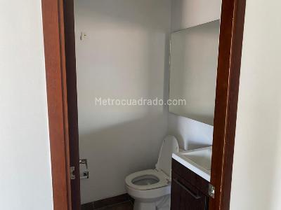 Apartamento de 3 alcobas en venta en Loma De San Julian Poblado Medellin, Medellín, 92 m² · foto 11 de 11