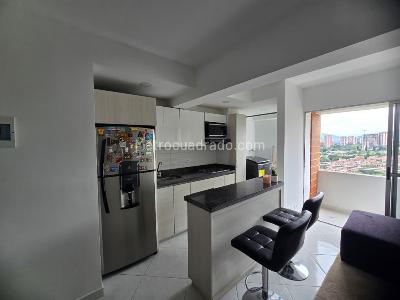 Apartamento de 3 alcobas en venta en Territorio Verde Itagui, Medellín, 56 m² · foto 2 de 17