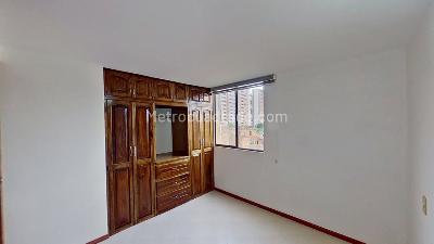 Apartamento de 3 alcobas en venta en Los Colores Medellin, Medellín, 68 m² · foto 4 de 14
