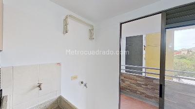 Apartamento de 3 alcobas en venta en Los Colores Medellin, Medellín, 68 m² · foto 12 de 14