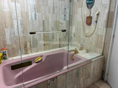 Apartamento de 4 alcobas en venta en Poblado La Frontera Medellin, Medellín, 226 m² · foto 15 de 20
