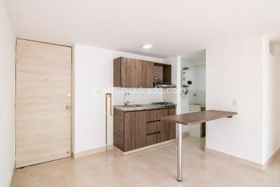 Apartamento de 3 alcobas en venta en Parque Alto Bello, Bello, 54 m² · foto 2 de 15