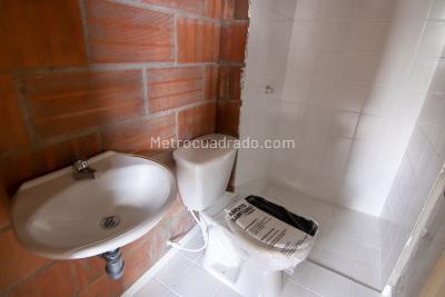 Apartamento de 2 alcobas en venta en Atlantica Ciudad Fabricato Bello, Bello, 58 m² · foto 8 de 8