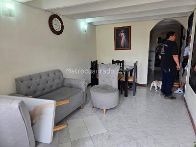 Casa de 3 alcobas en venta en Cerro De Oro Robledo Medellin, Medellín, 62 m² · foto 2 de 13