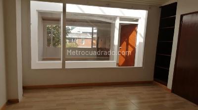 Casa de 5 alcobas en arriendo en La Esmeralda, Bogotá, 230 m² · foto 13 de 20
