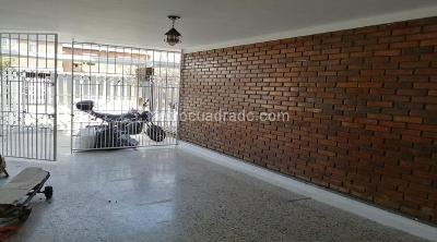 Casa de 5 alcobas en arriendo en La Esmeralda, Bogotá, 230 m² · foto 2 de 20