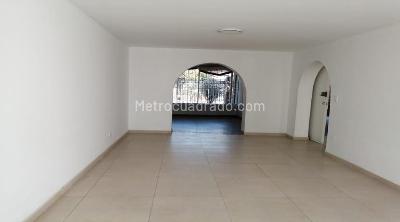 Casa de 5 alcobas en arriendo en La Esmeralda, Bogotá, 230 m² · foto 5 de 20