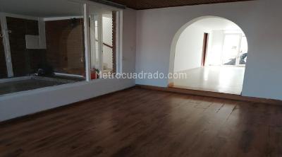Casa de 5 alcobas en arriendo en La Esmeralda, Bogotá, 230 m² · foto 6 de 20