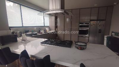 Casa de 4 alcobas en venta en Tocarinda, Chía, 1137 m² · foto 2 de 20