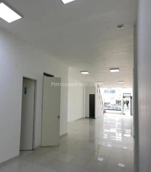 Local Comercial en Arriendo, ANTIGUO CONTRY, Bogotá D.C. - Więcej