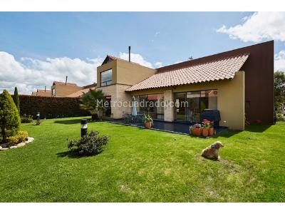 Casa de 4 alcobas en venta en Kalamary, Chía, 440 m² · foto 8 de 20