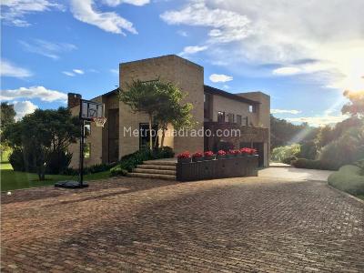 Casa de 5 alcobas en venta en Sindamanoy, Chía, 600 m² · foto 1 de 20