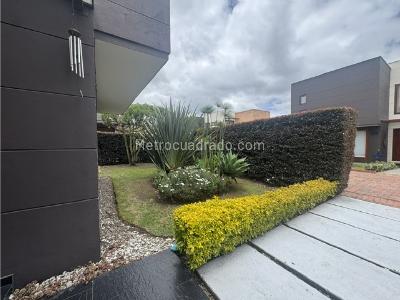 Casa de 3 alcobas en venta en Palo E Teka, Cajicá, 222 m² · foto 2 de 20