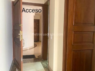Apartamento de 2 alcobas en venta en Chico, Bogotá, 134 m² · foto 3 de 18