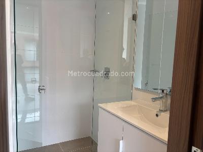 Apartamento de 1 alcoba en arriendo en San Patricio Santa Barbara, Bogotá, 44 m² · foto 13 de 18
