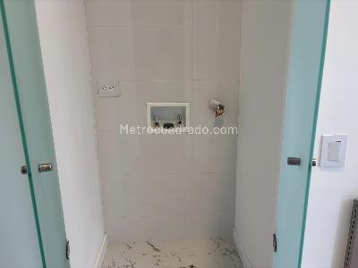 Apartamento de 1 alcoba en arriendo en San Patricio Santa Barbara, Bogotá, 44 m² · foto 9 de 18