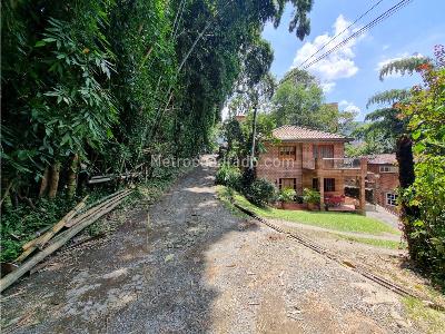 Casa de 4 alcobas en venta en El Salado Camino Verde, Envigado, 565 m² · foto 2 de 20