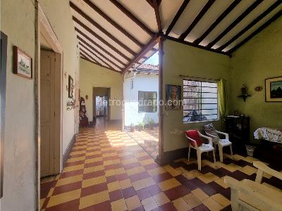 Casa de 4 alcobas en venta en La America Barrio Cristobal, Medellín, 230 m² · foto 1 de 20