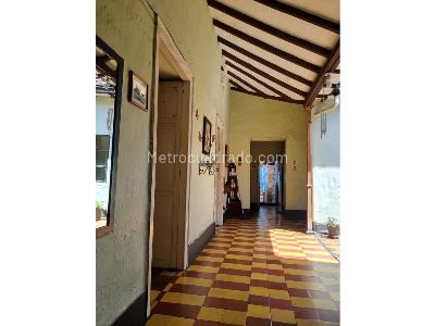 Casa de 4 alcobas en venta en La America Barrio Cristobal, Medellín, 230 m² · foto 4 de 20